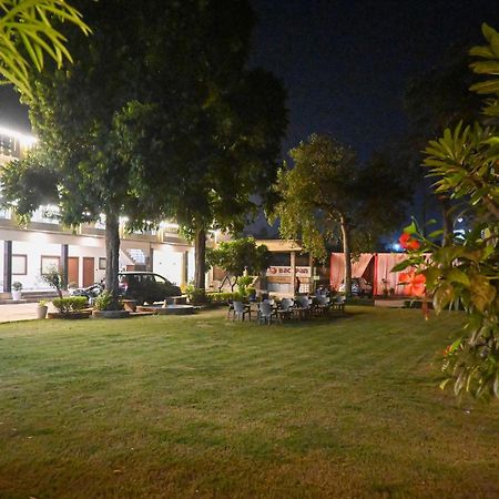 The Kedar Resort マトゥラー エクステリア 写真