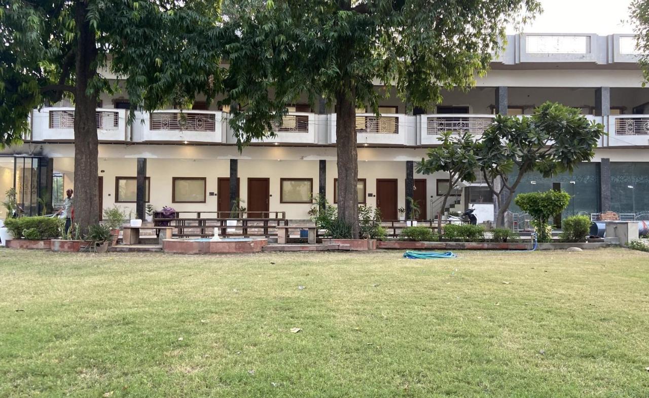 The Kedar Resort マトゥラー エクステリア 写真