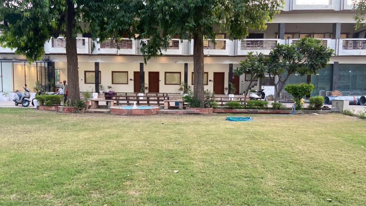 The Kedar Resort マトゥラー エクステリア 写真