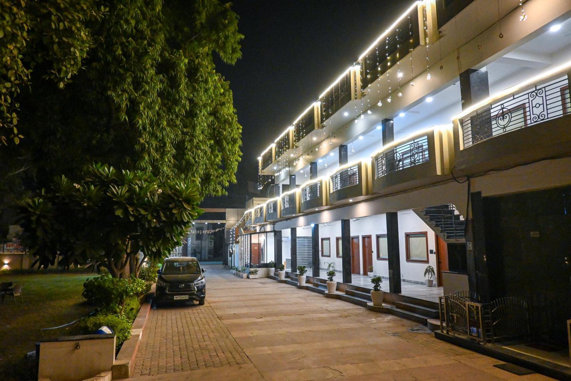The Kedar Resort マトゥラー エクステリア 写真